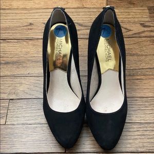 MK Gently used black pumps